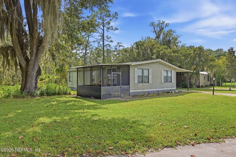 106 E Warren Avenue, East Palatka, FL 32131