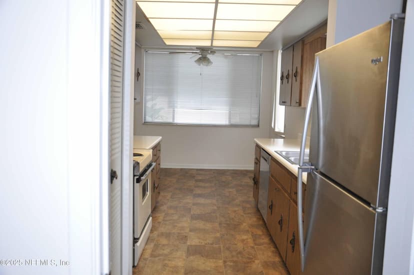 1820 Sevilla Boulevard 211, Atlantic Beach, FL 32233