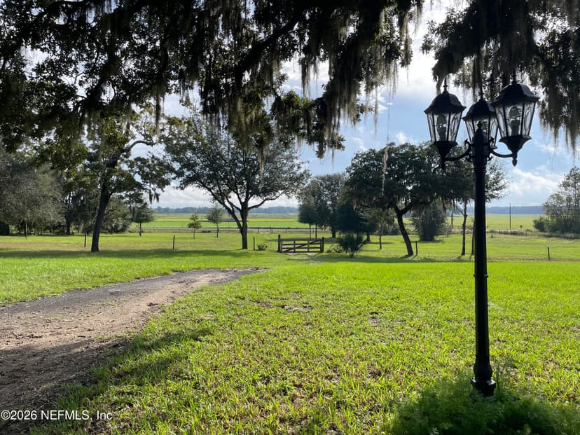 1549 NE County Road 337, Trenton, FL 32643