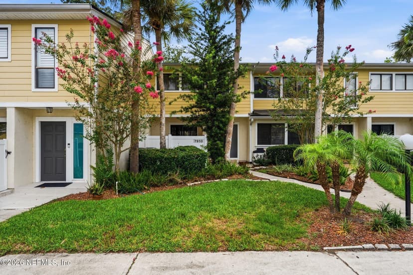 7910 Los Robles Court, Jacksonville, FL 32256