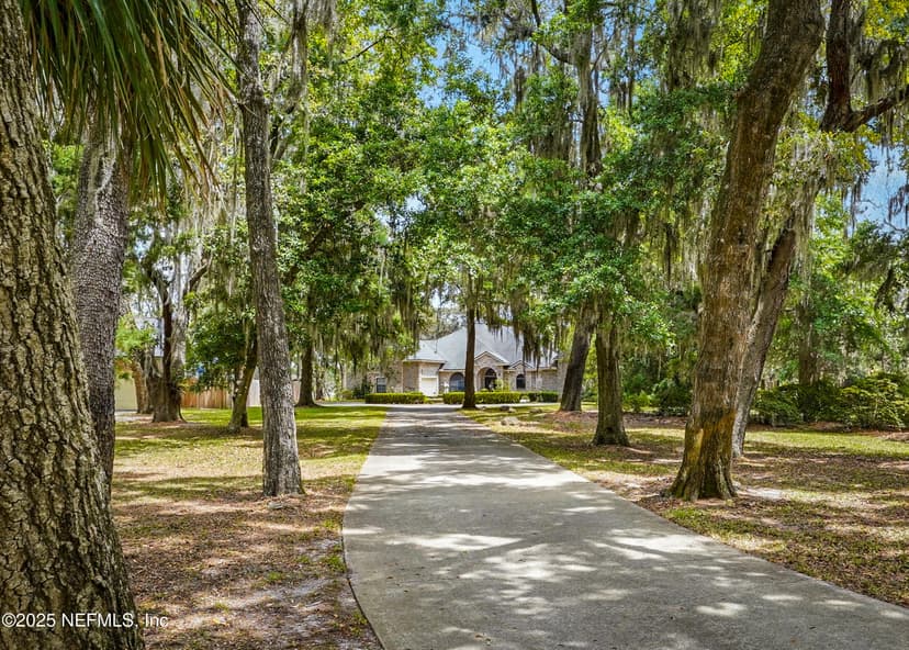 15289 Cape Drive N, Jacksonville, FL 32226