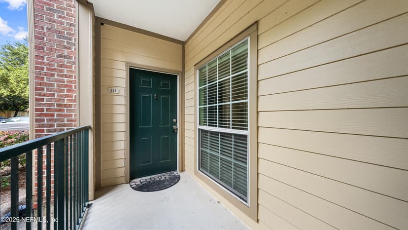 7800 Point Meadows Drive 818, Jacksonville, FL 32256