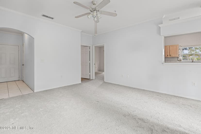 7800 Point Meadows Drive 711, Jacksonville, FL 32256