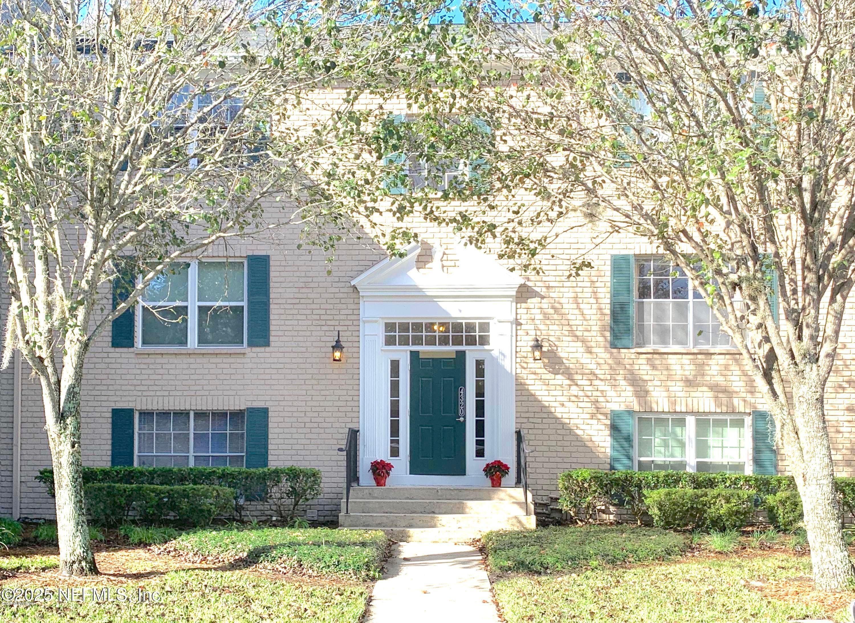 4320 PLAZA GATE Lane 302, Jacksonville, FL 32217