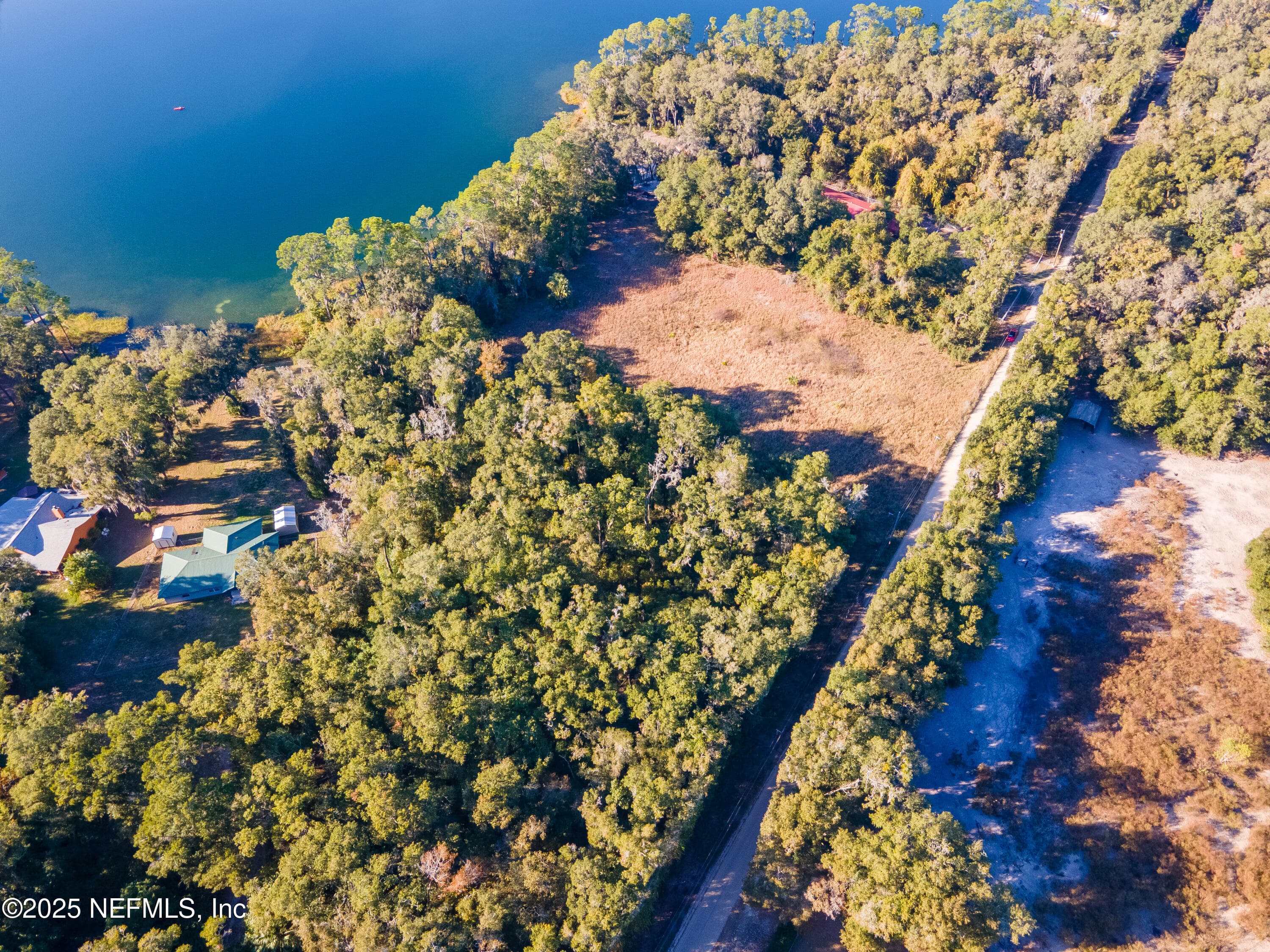 305 N WEST Street, Interlachen, FL 32148
