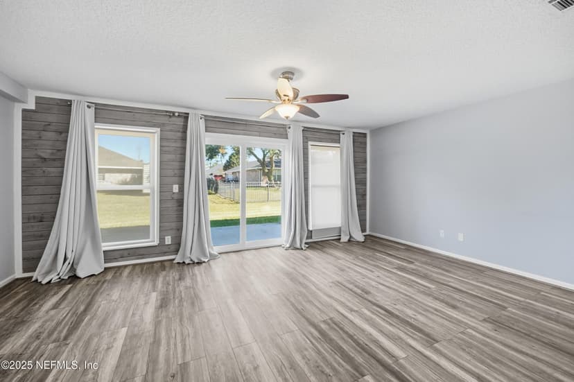 11 Northside Drive S 202, Jacksonville, FL 32218