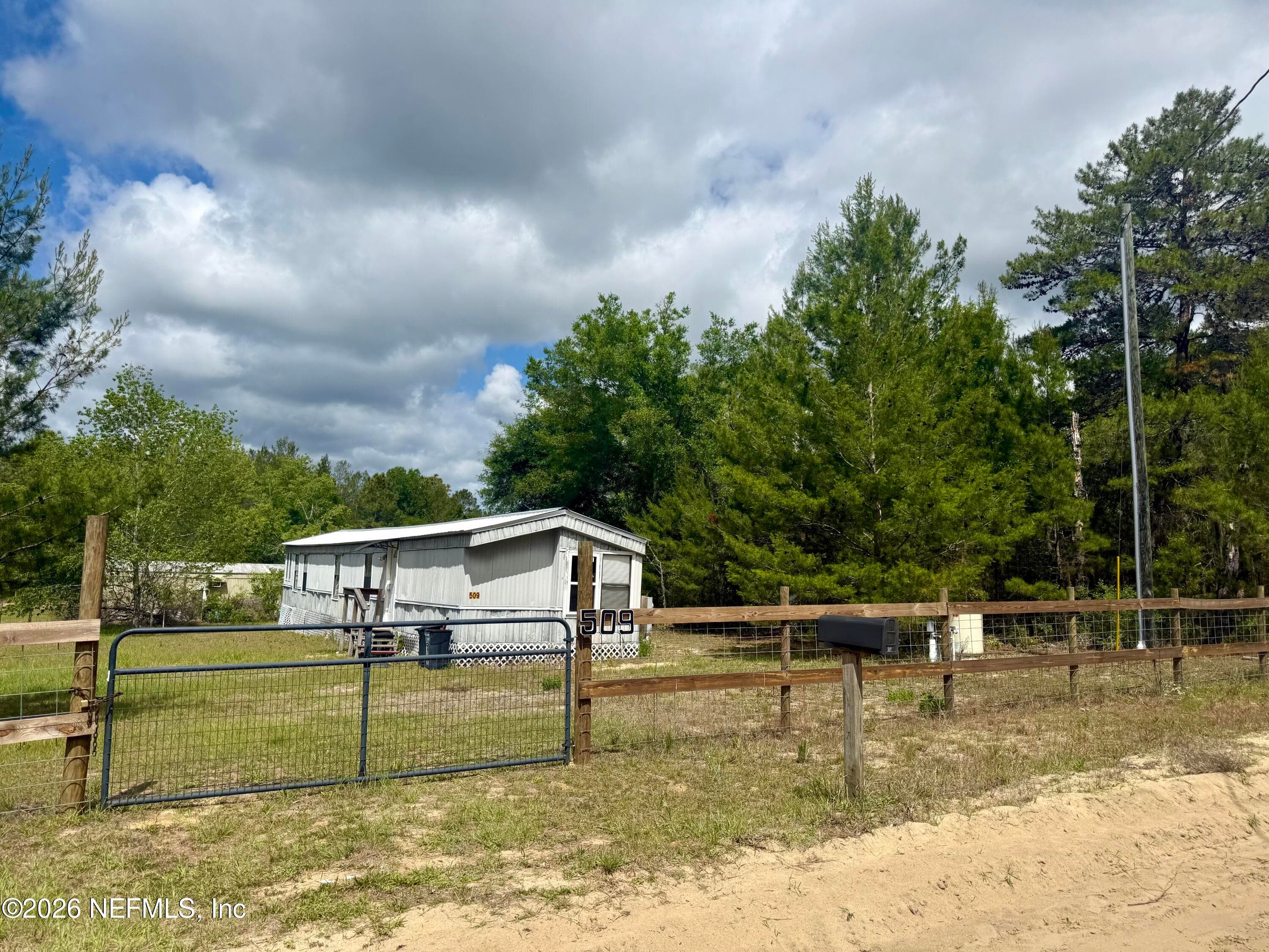 509 JANET Avenue, Interlachen, FL 32148