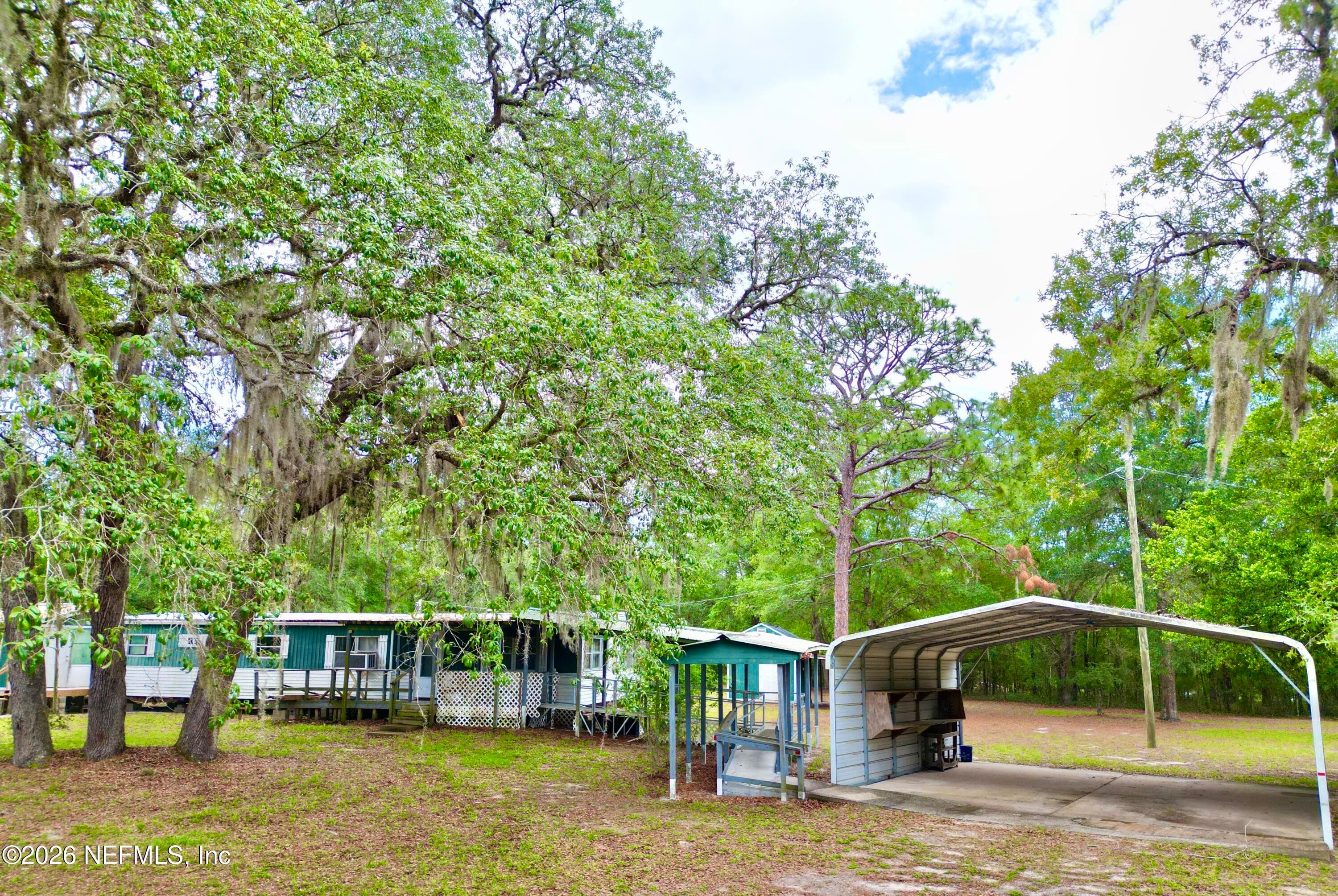 208 COUNTRY LIVING Circle, Melrose, FL 32666