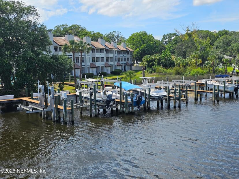 1307 River Hills Circle 16, Jacksonville, FL 32211