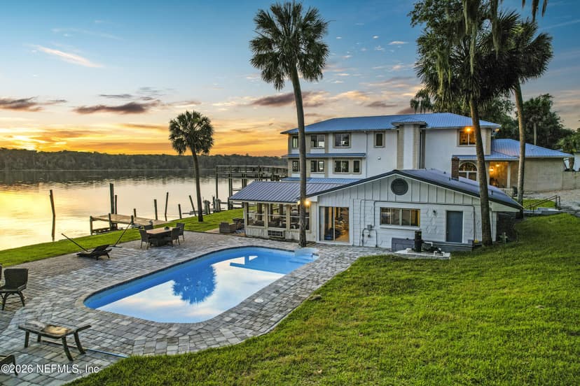 703 Front Street, Welaka, FL 32189