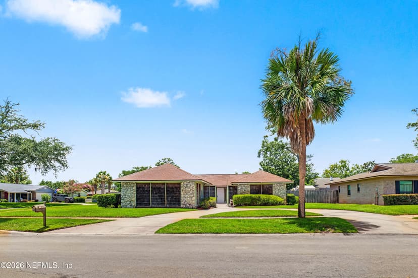 3866 Luth Drive E, Jacksonville, FL 32250