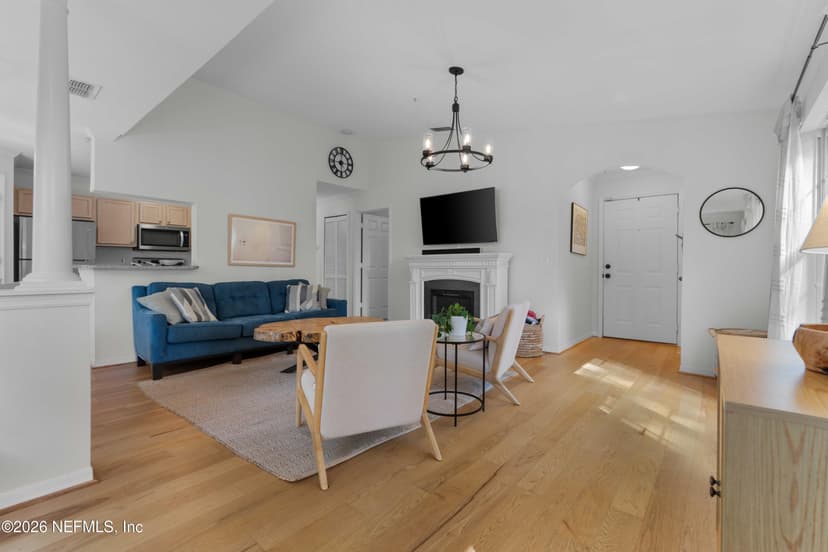 7800 Point Meadows Drive 1437, Jacksonville, FL 32256