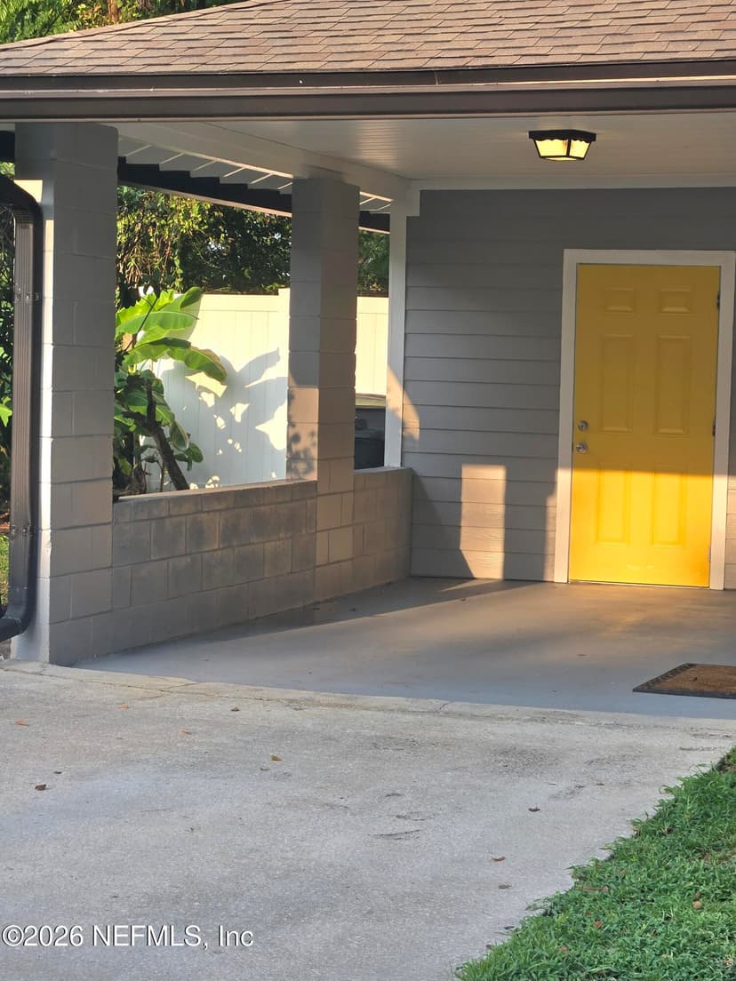 615 Luna Court, Jacksonville, FL 32205