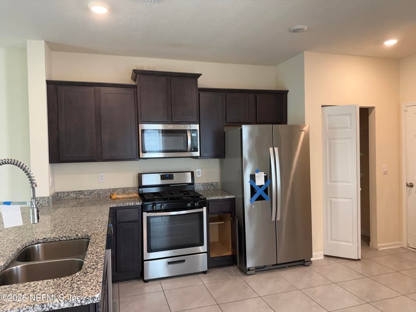 392 Coastline Way, St. Johns, FL 32092