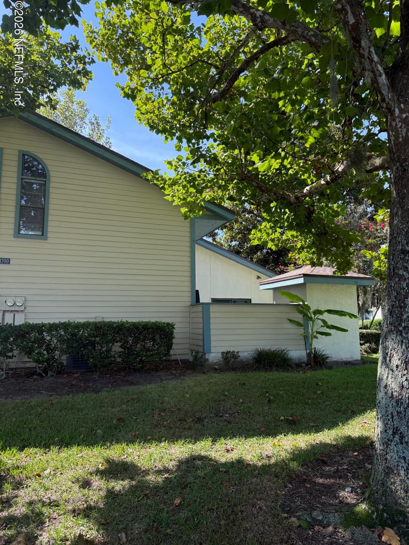 1702 Challenger Court W 1702, Jacksonville, FL 32233