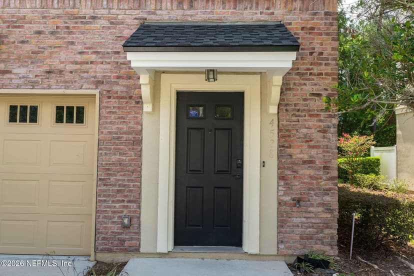 4528R Capital Dome Drive, Jacksonville, FL 32246