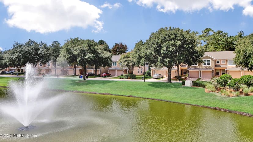 8541 Little Swift Circle 33B, Jacksonville, FL 32256