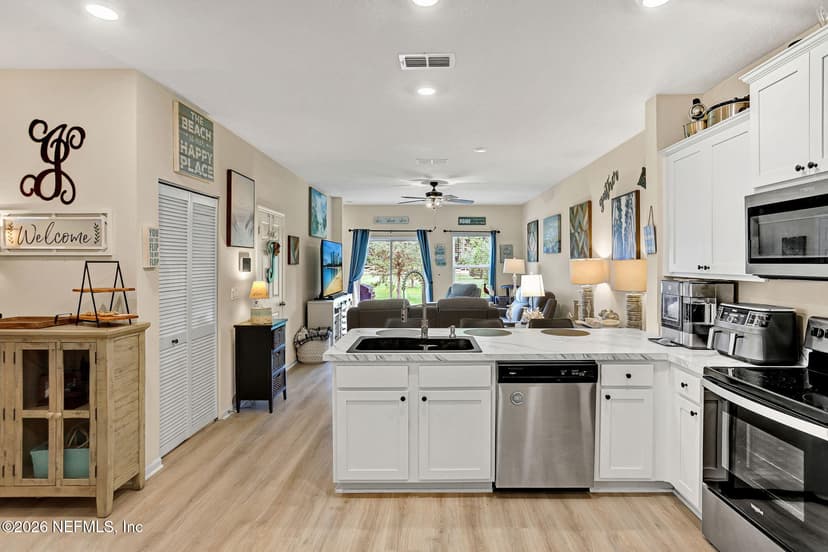 874 Capitol Parkway, Jacksonville, FL 32218