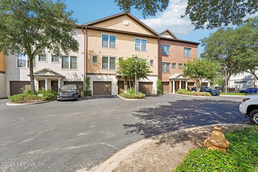 9823 Tapestry Park Circle 204, Jacksonville, FL 32246