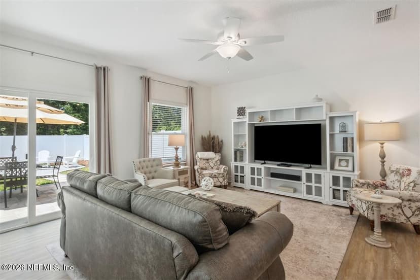913 S 7th Street, Fernandina Beach, FL 32034