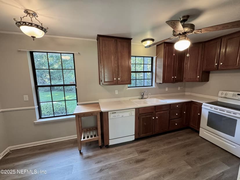 1692 E Holly Oaks Lake Road E, Jacksonville, FL 32225