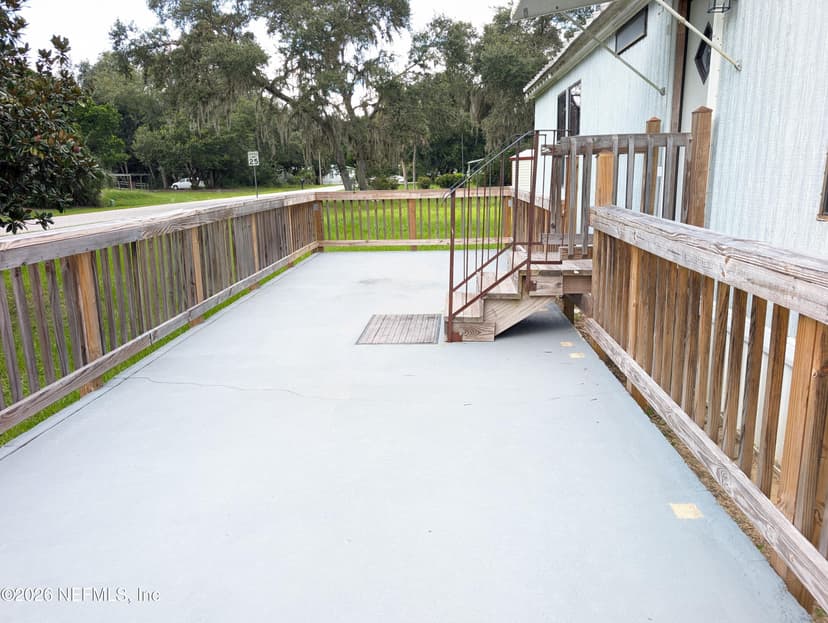 120 Reaves Avenue, Interlachen, FL 32148
