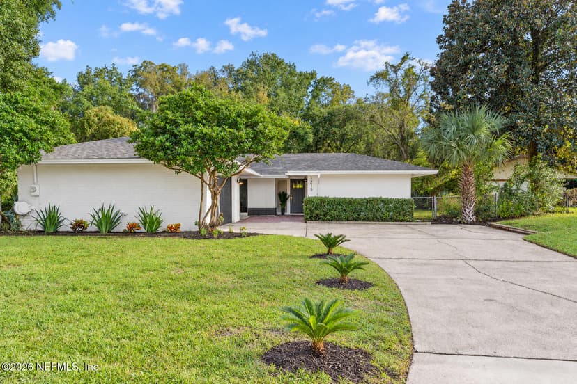 1215 Lamanto Avenue E, Jacksonville, FL 32211