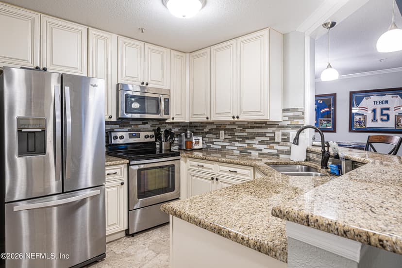 7800 Point Meadows Drive 1136, Jacksonville, FL 32256