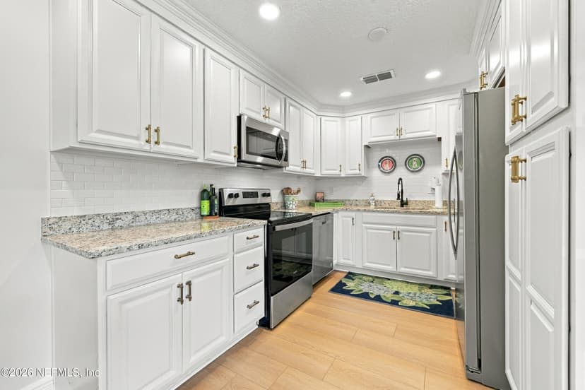 1415 N 9th Street, Jacksonville Beach, FL 32250